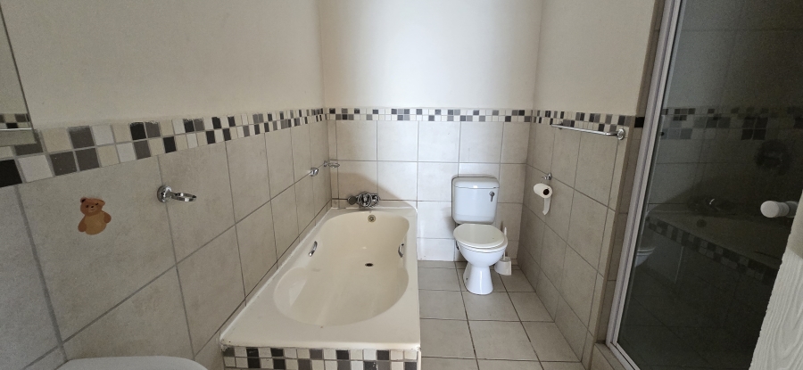 3 Bedroom Property for Sale in Waterval East North West